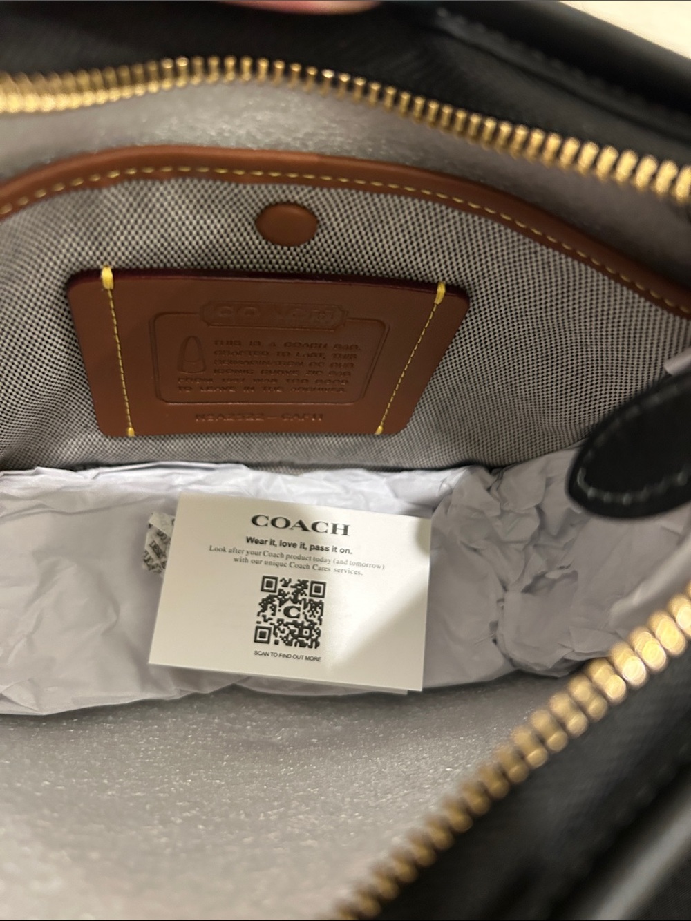 Coach (NWT) Curve Zip Bag - Picture 11 of 16
